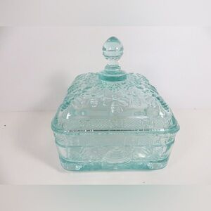 Gorgeous Vintage Light Blue Indiana Glass Tiara Honey Bee Hive Candy Dish 🐝